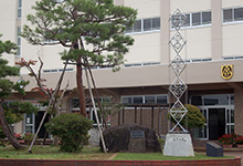 長岡商業高校創立100周年記念モニュメント「百年の風」完成